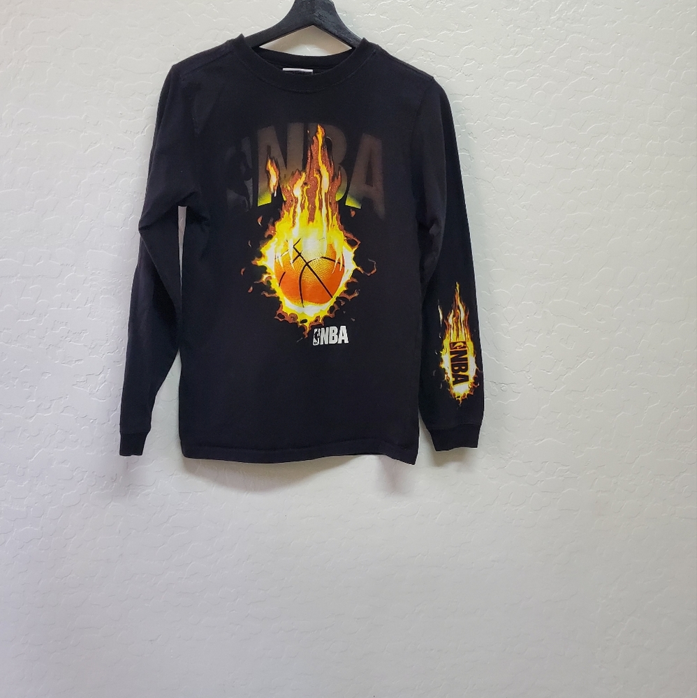NBA Elevation youth 12-14 years black cotton graphic print long sleeve shirt.